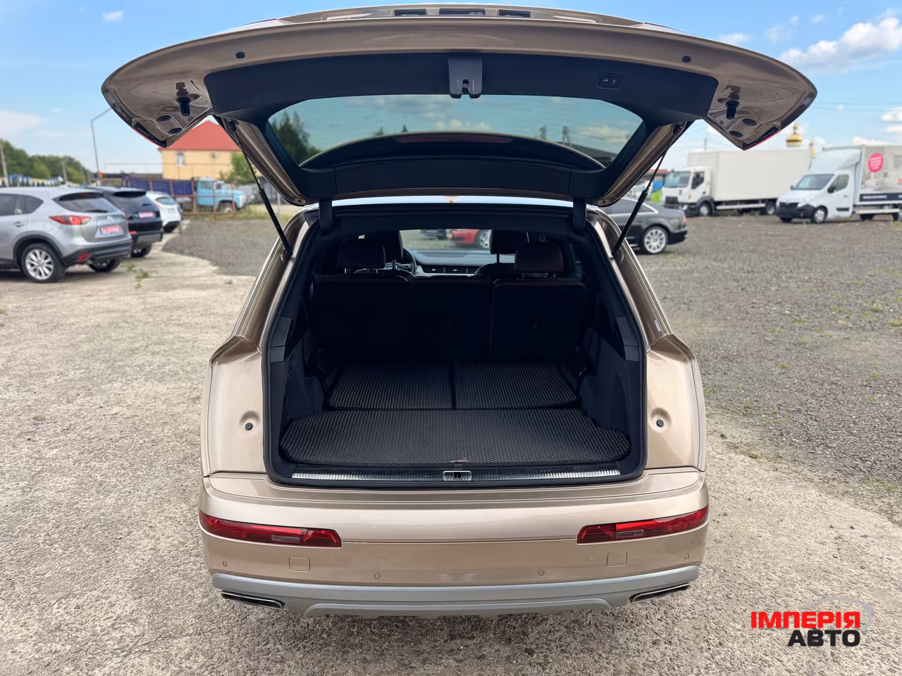 Audi Q7 - фото 6