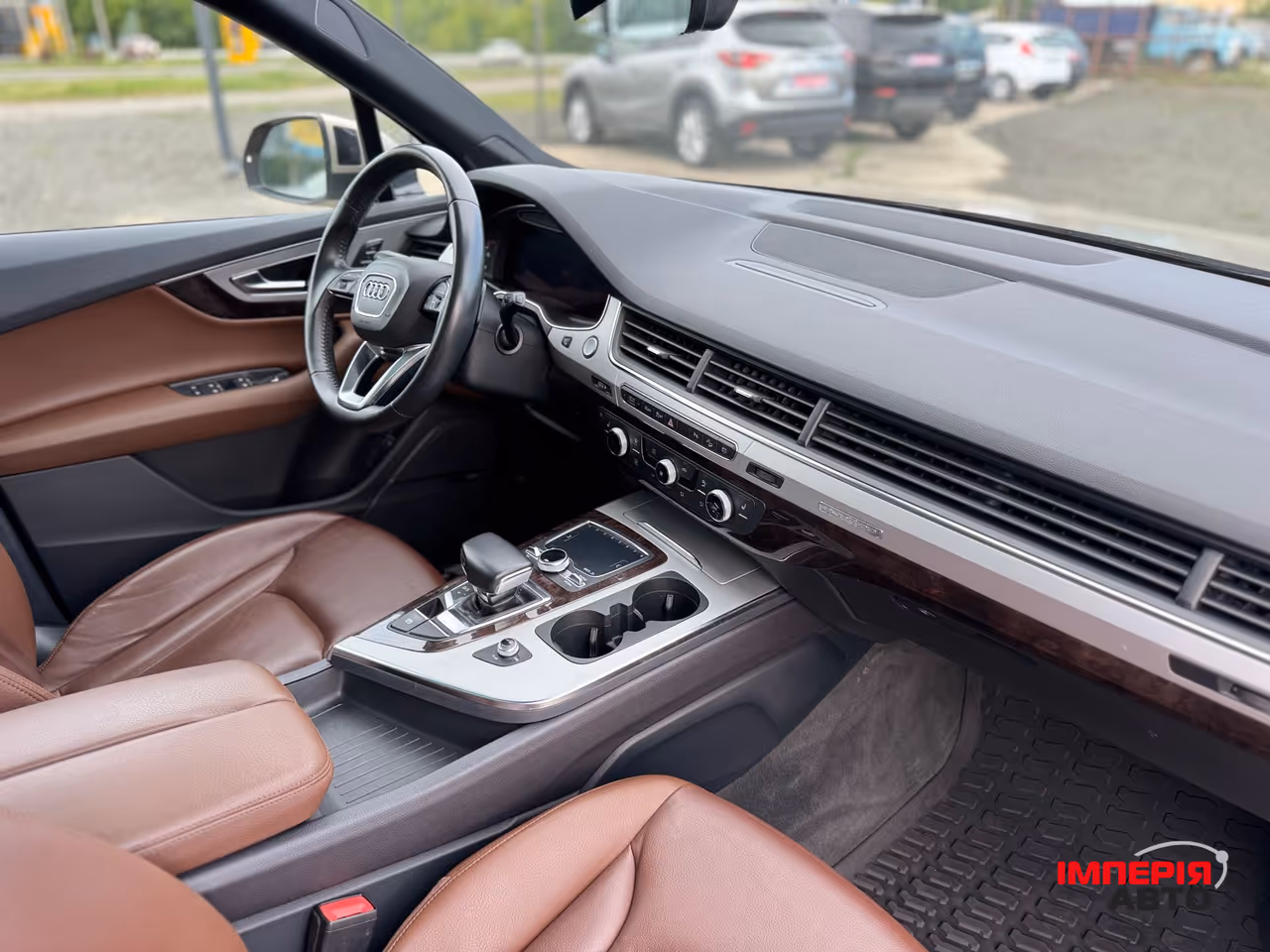 Audi Q7 - фото 37