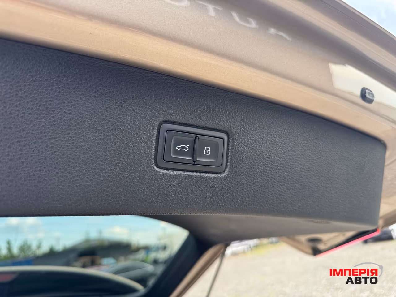 Audi Q7 - фото 9
