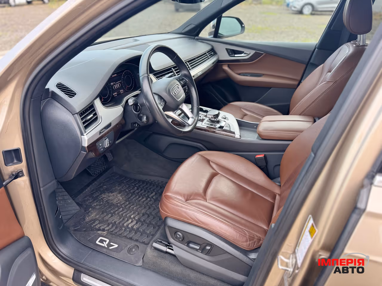 Audi Q7 - фото 19