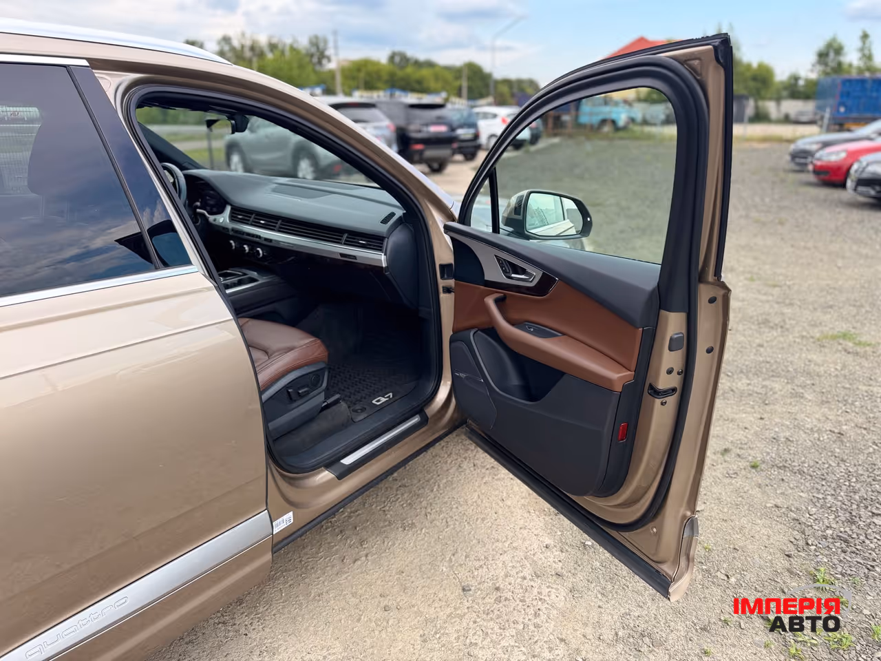 Audi Q7 - фото 34