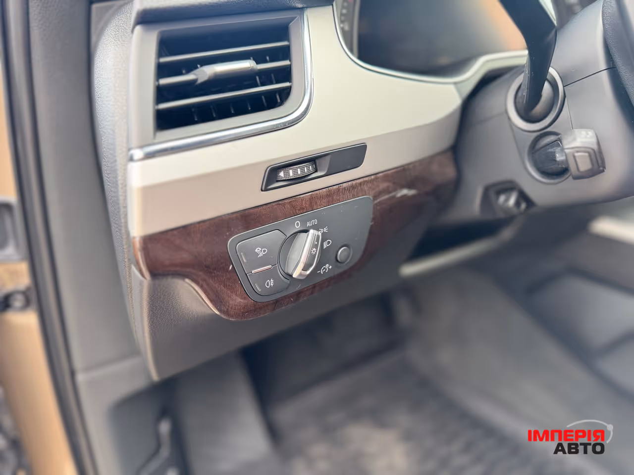 Audi Q7 - фото 21