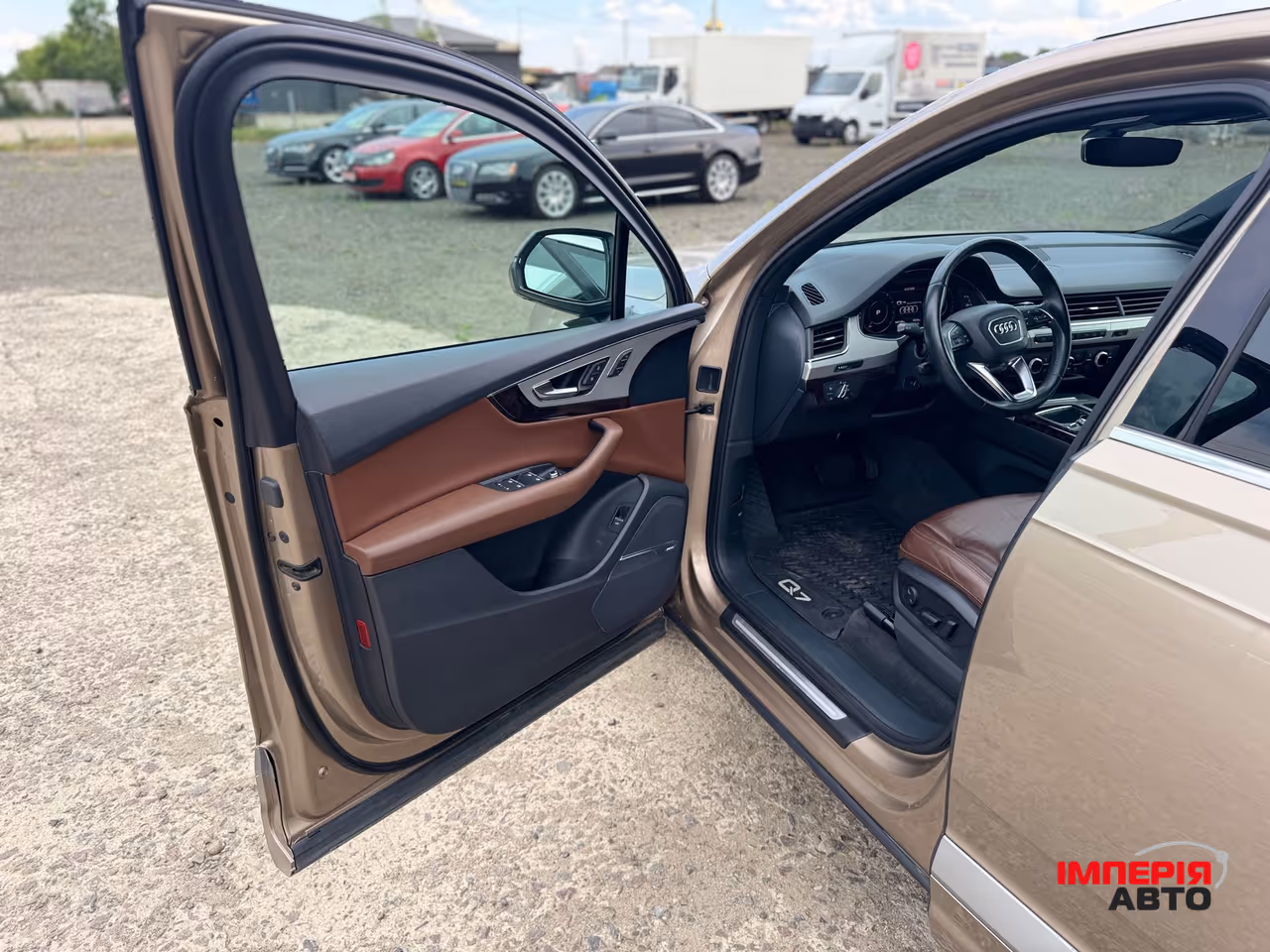 Audi Q7 - фото 17