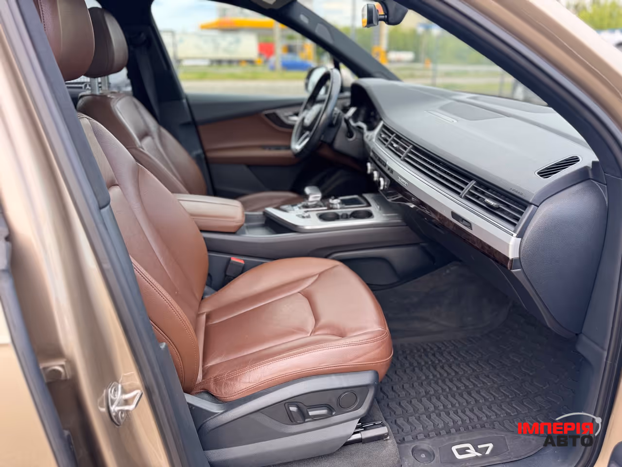 Audi Q7 - фото 35