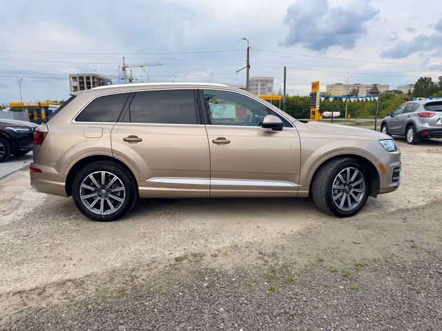 Audi Q7 - фото 3