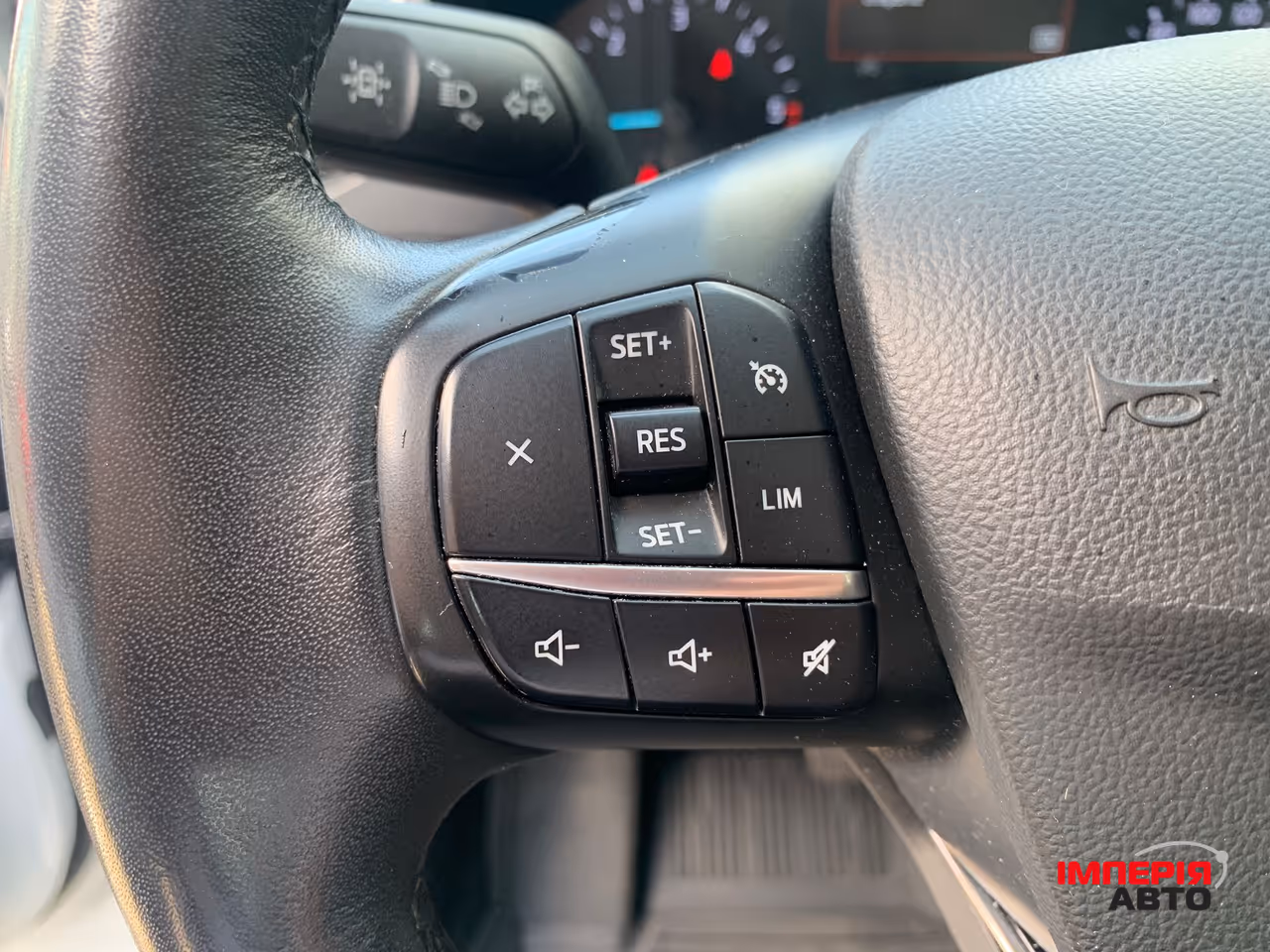 Ford Kuga - фото 24