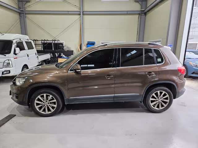 Volkswagen Tiguan - фото 2