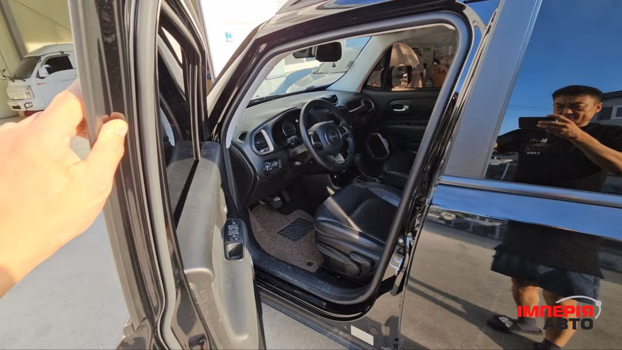 Jeep Renegade - фото 16