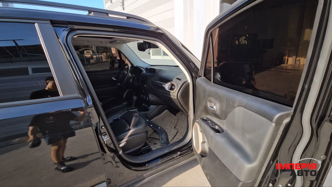 Jeep Renegade - фото 12