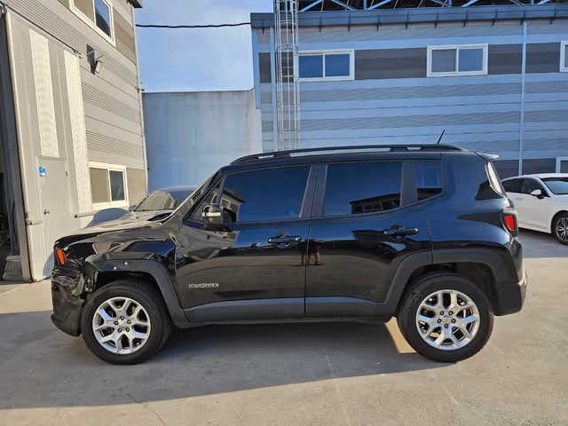 Jeep Renegade - фото 3