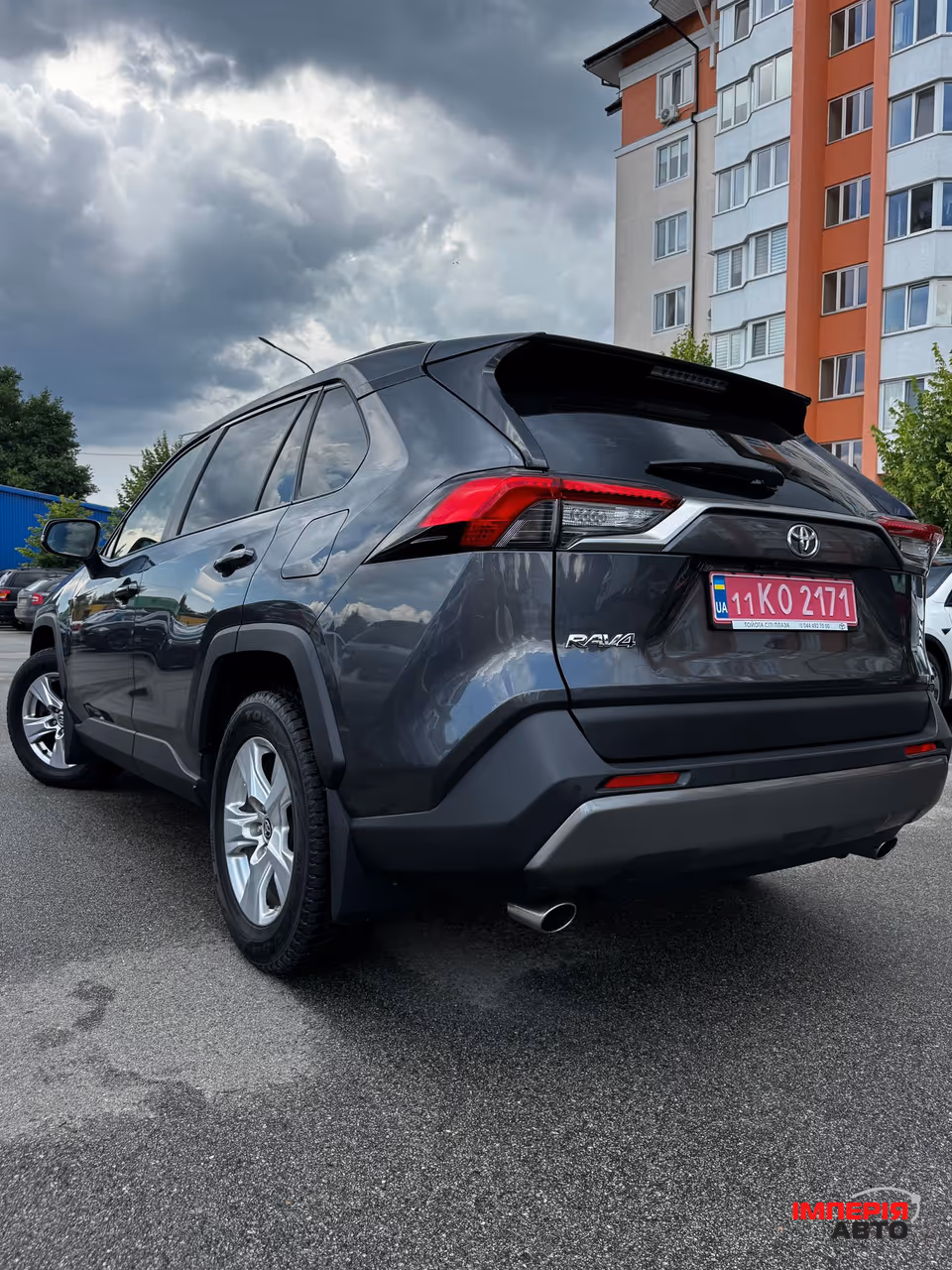 Toyota RAV4 - фото 1