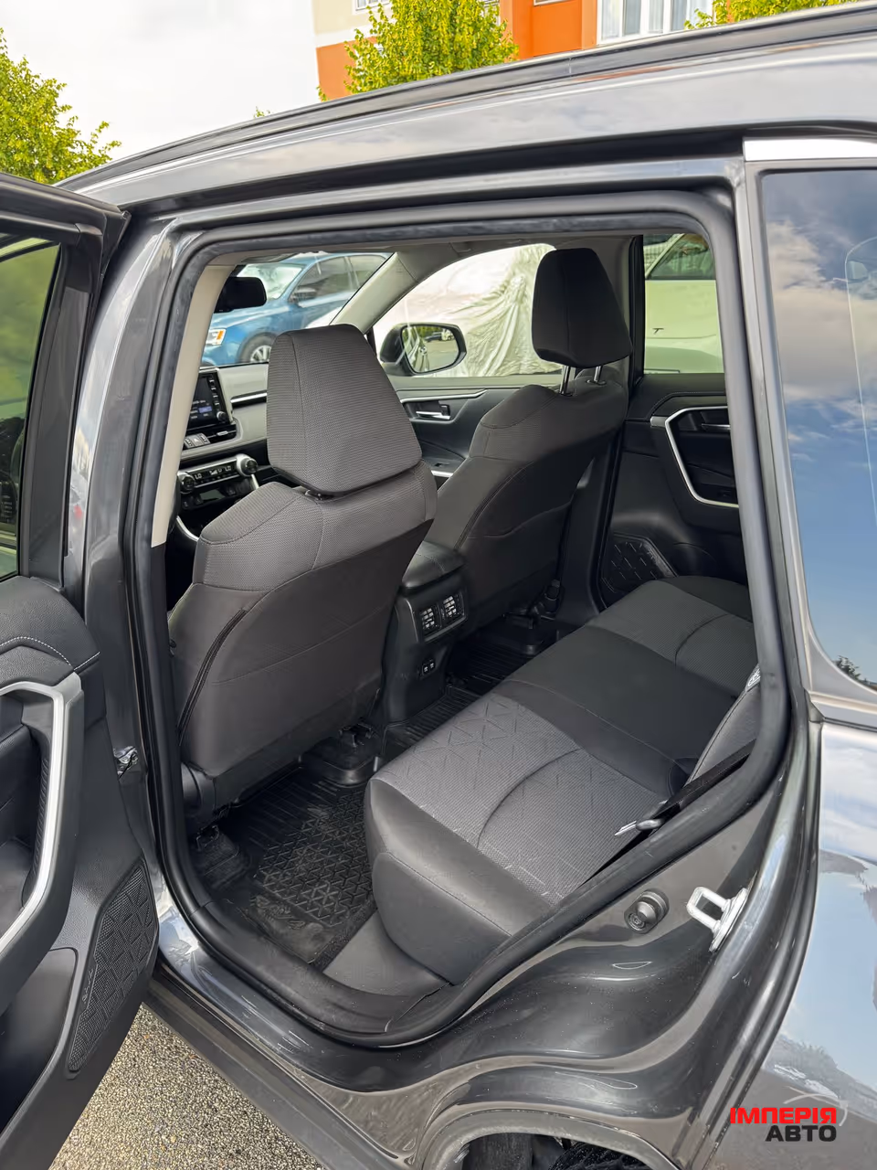 Toyota RAV4 - фото 14