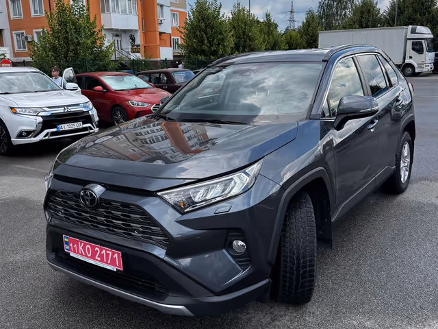 Toyota RAV4 - фото 5