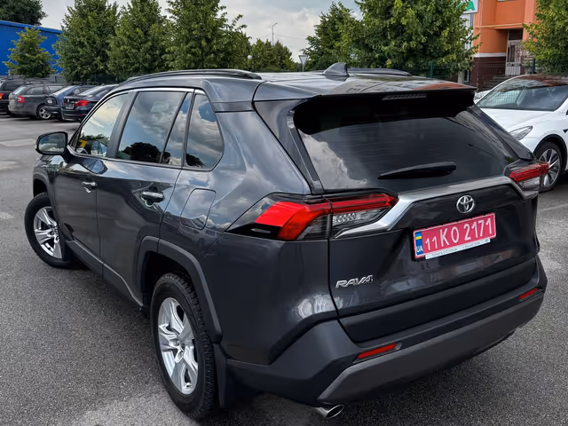 Toyota RAV4 - фото 2