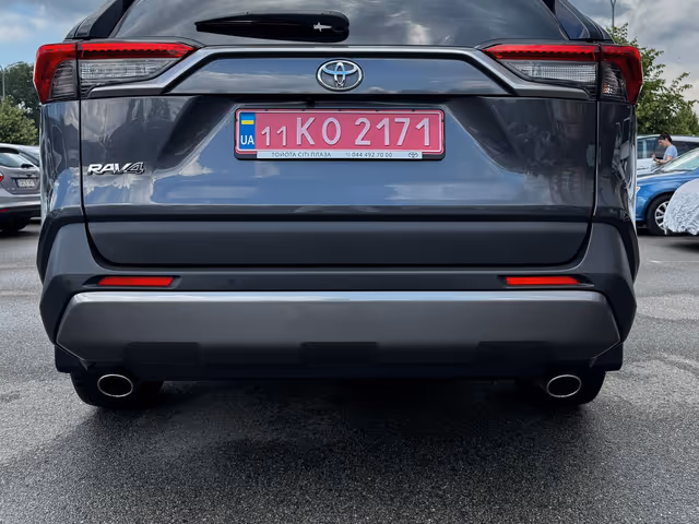 Toyota RAV4 - фото 4