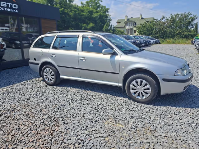 Skoda Octavia - фото 4