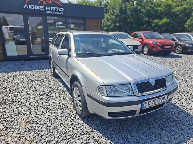 Skoda Octavia - фото 2