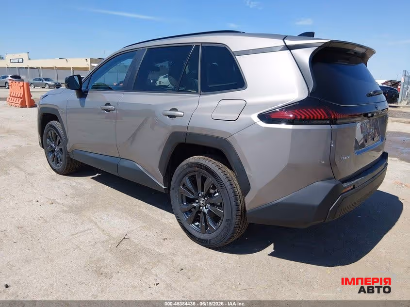 Toyota RAV4 - фото 3