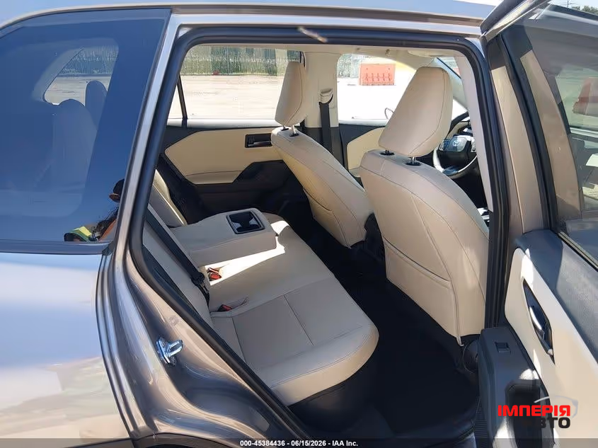 Toyota RAV4 - фото 7