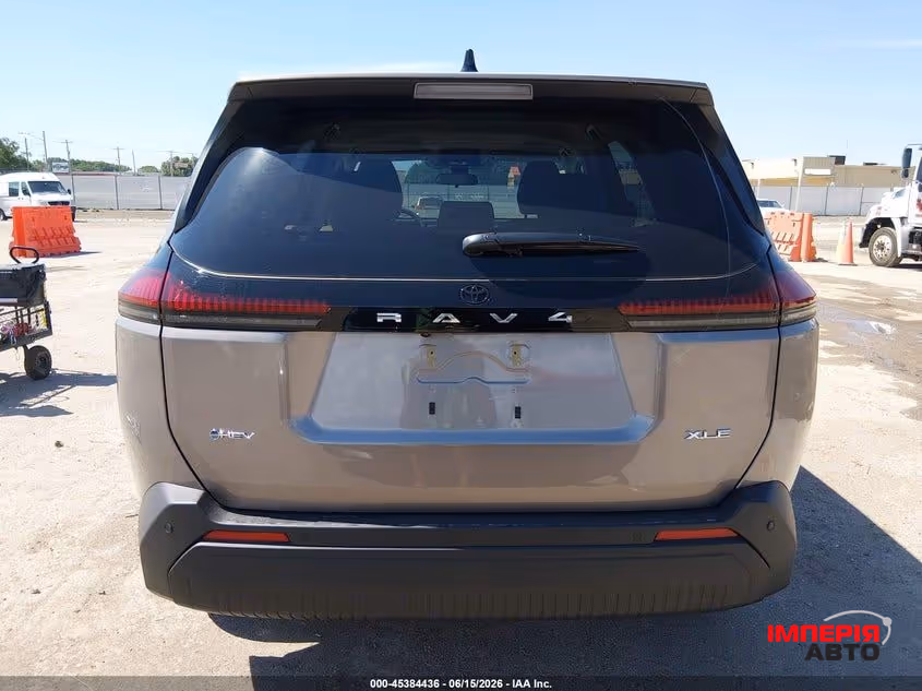 Toyota RAV4 - фото 9