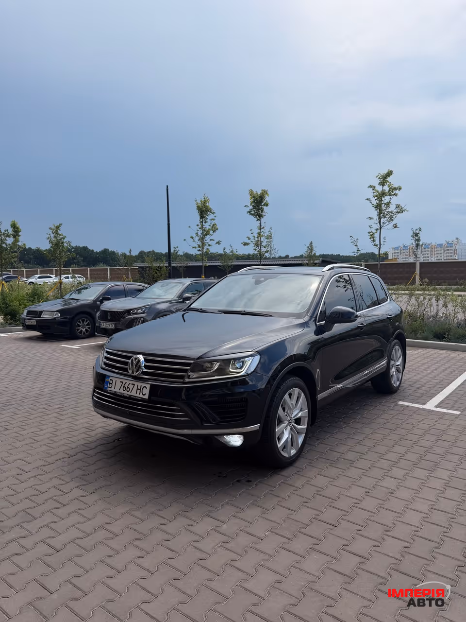 Volkswagen Touareg - фото 1
