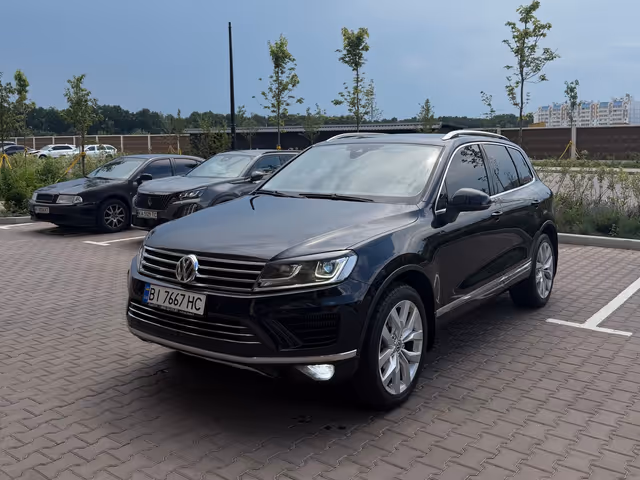 Volkswagen Touareg - фото 1