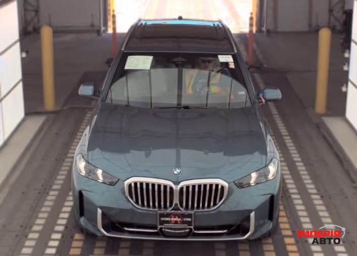 BMW X5 - фото 1