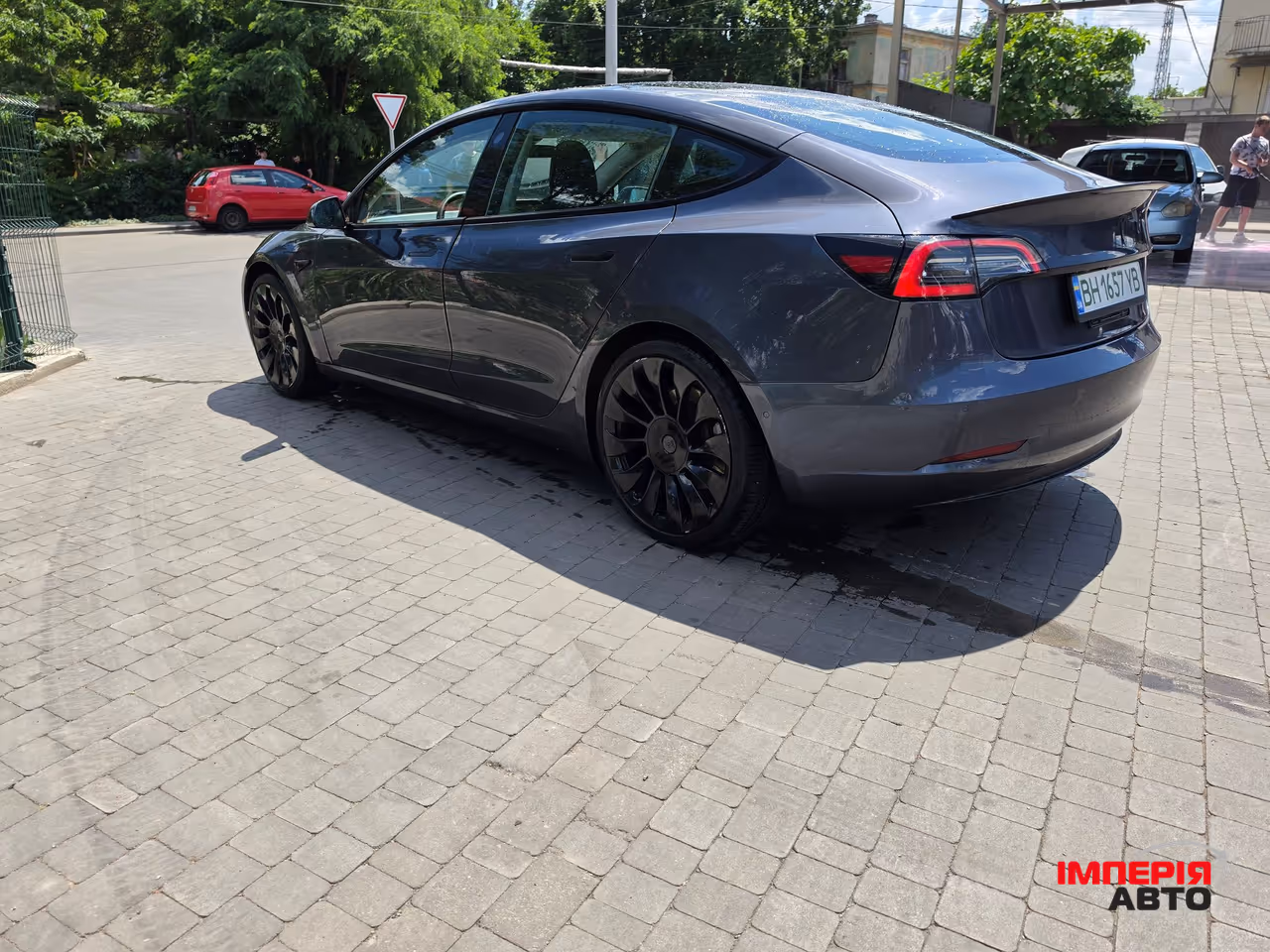 Tesla Model 3 - фото 3