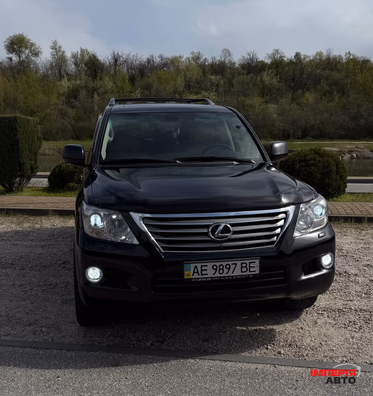 Lexus LX - фото 1