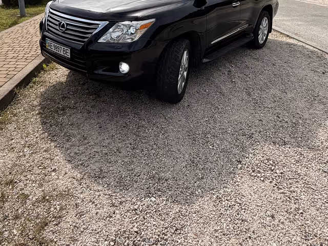 Lexus LX - фото 3