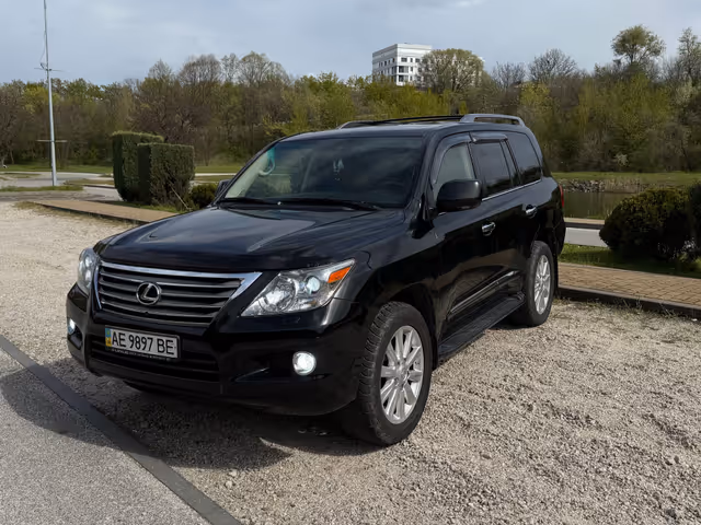 Lexus LX - фото 2