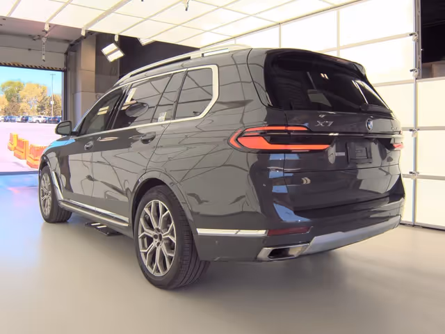 BMW X7 - фото 4