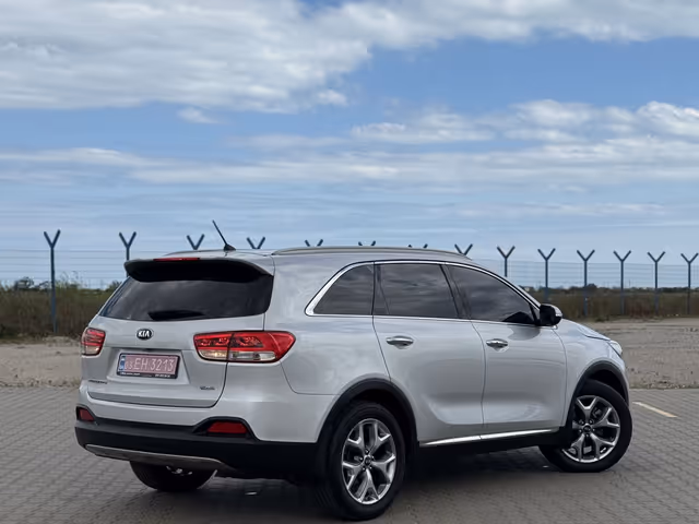 Kia Sorento - фото 4