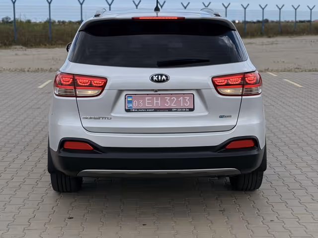 Kia Sorento - фото 4