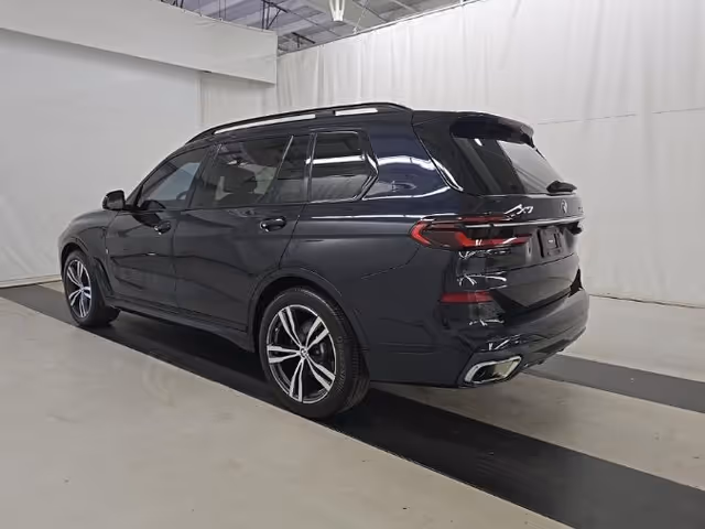 BMW X7 - фото 3