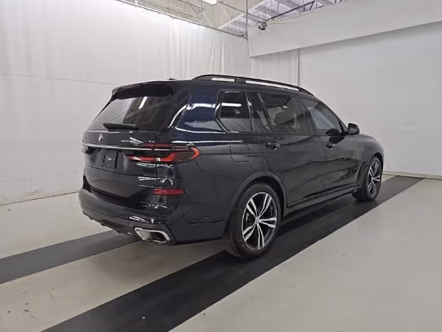 BMW X7 - фото 5