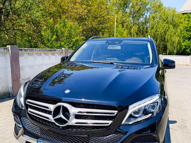 Mercedes-Benz GLE - фото 1