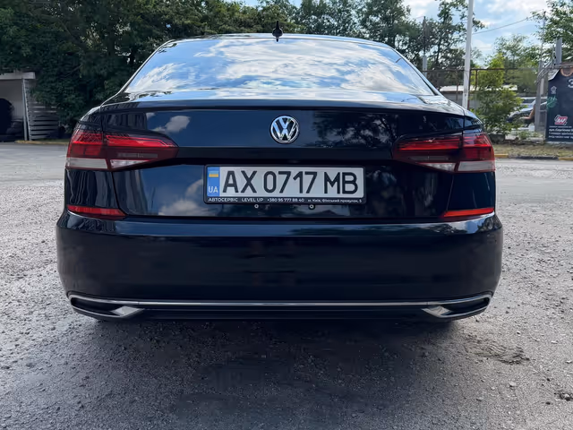 Volkswagen Passat - фото 4