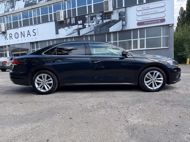 Volkswagen Passat - фото 2