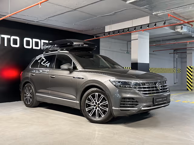 Volkswagen Touareg - фото 4