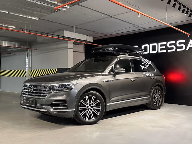 Volkswagen Touareg - фото 3