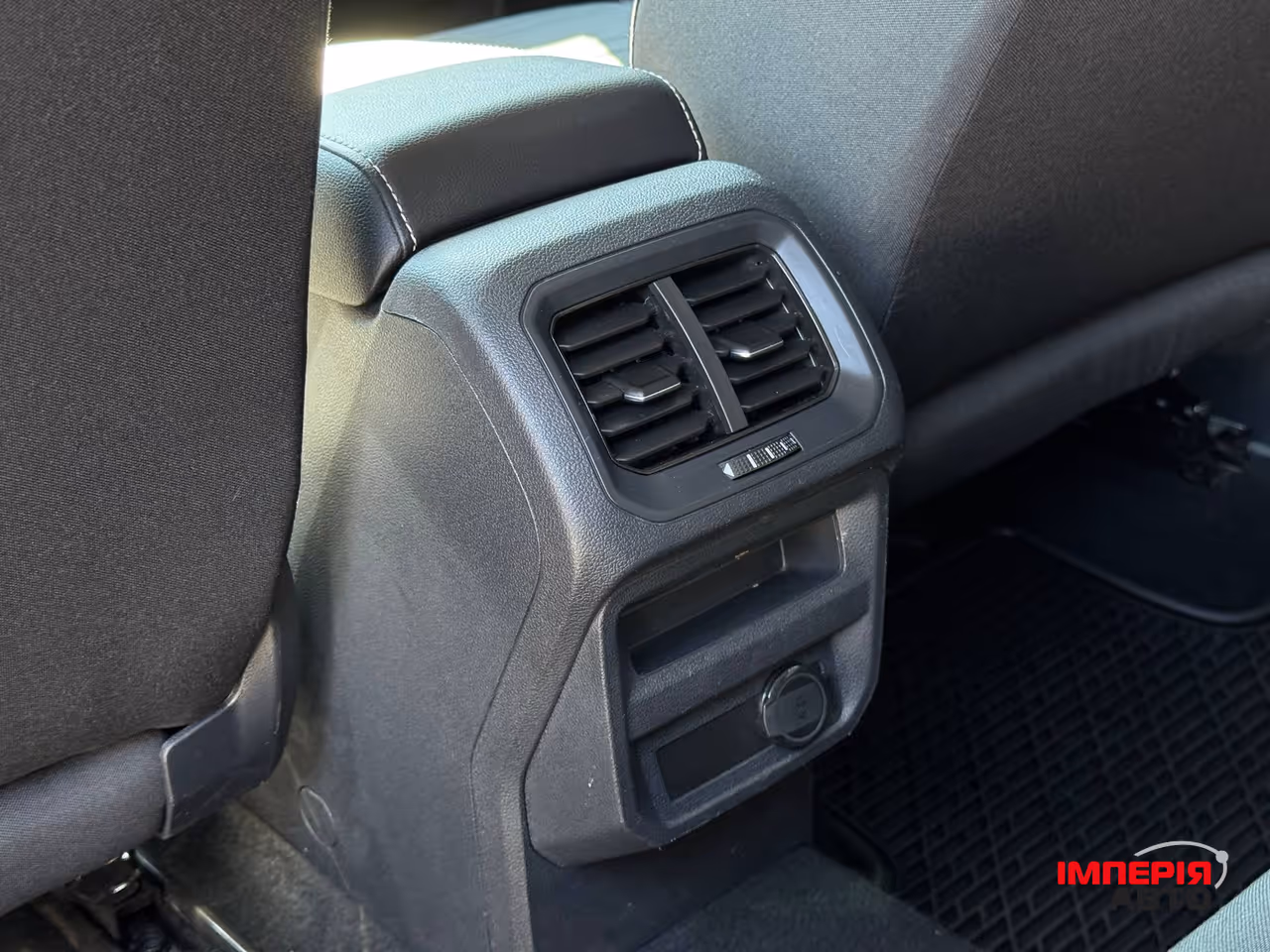 Volkswagen Tiguan - фото 51