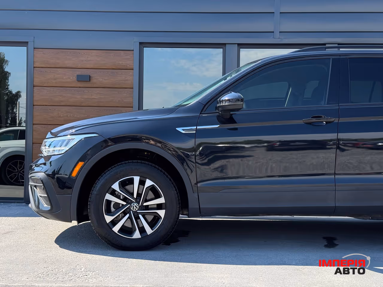 Volkswagen Tiguan - фото 12