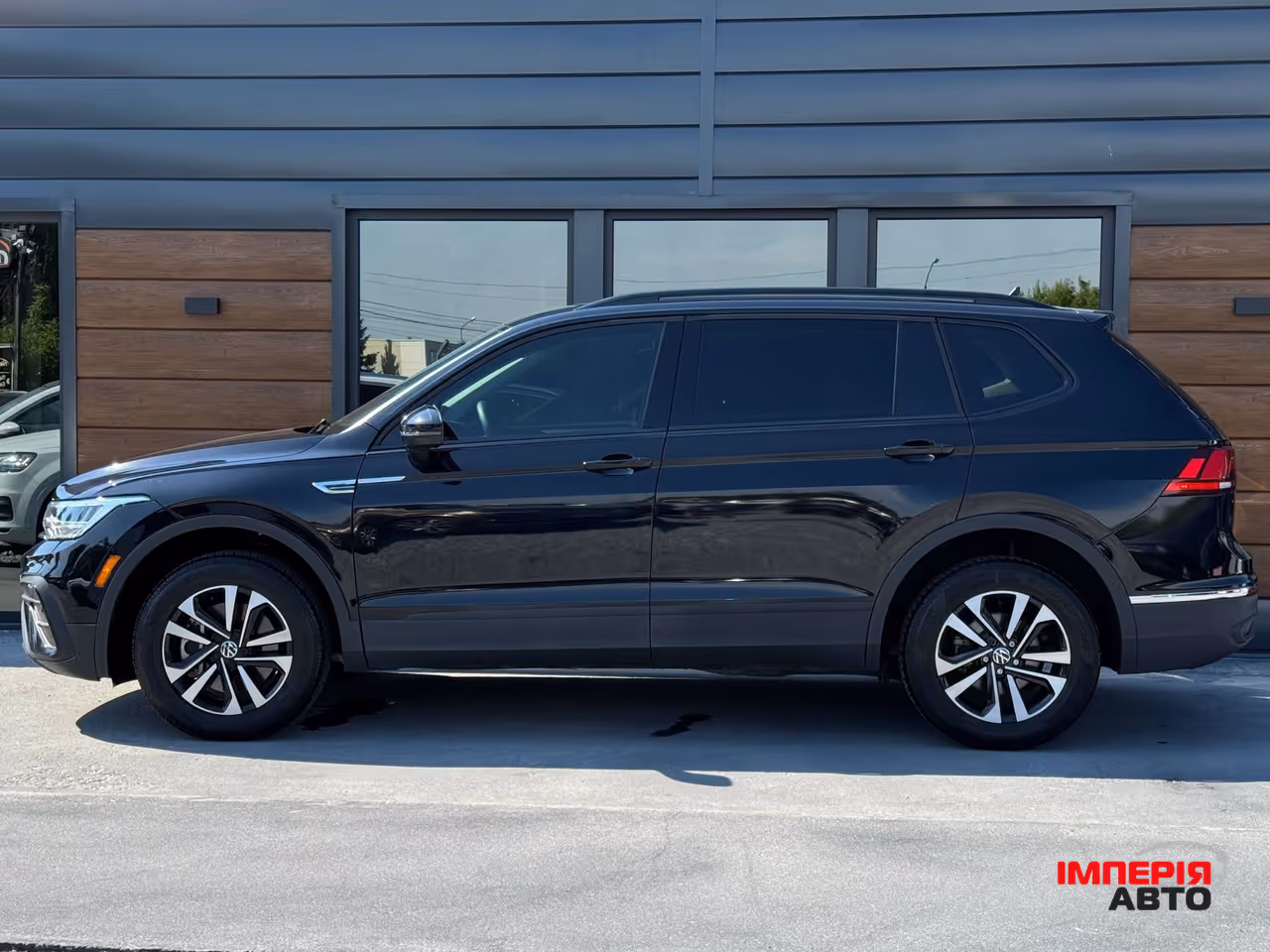 Volkswagen Tiguan - фото 11