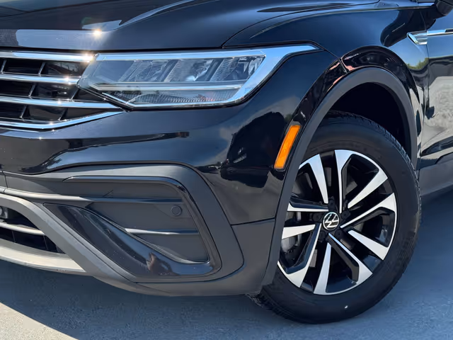 Volkswagen Tiguan - фото 3