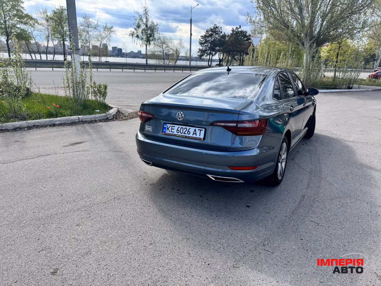 Volkswagen Jetta - фото 3