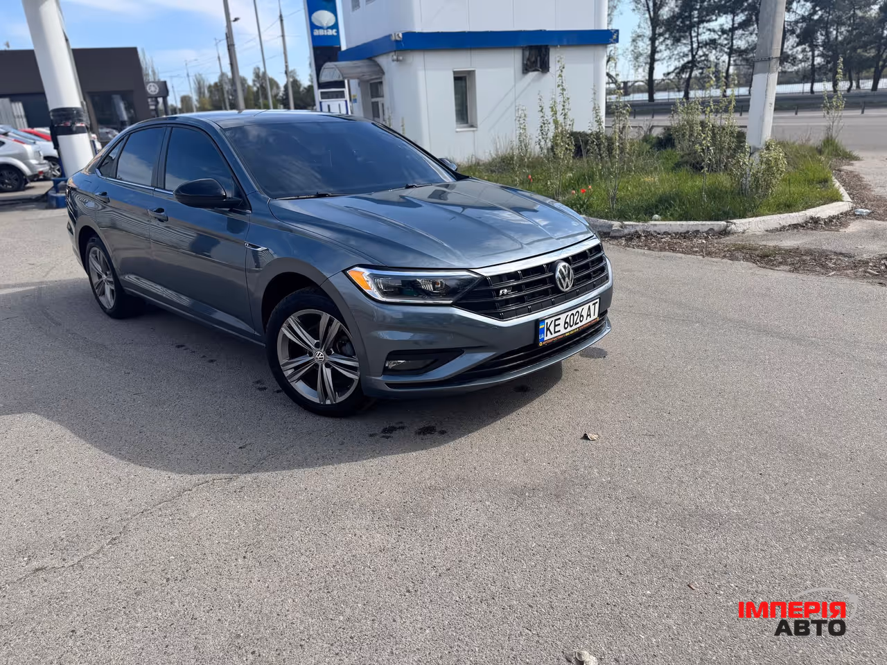 Volkswagen Jetta - фото 1