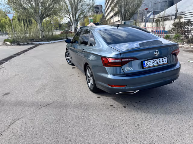 Volkswagen Jetta - фото 4