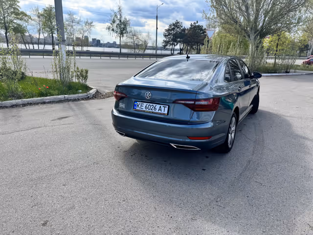 Volkswagen Jetta - фото 3