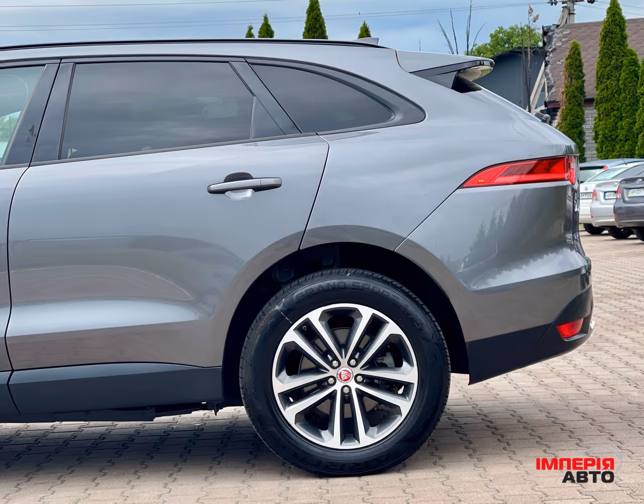 Jaguar F-Pace - фото 13